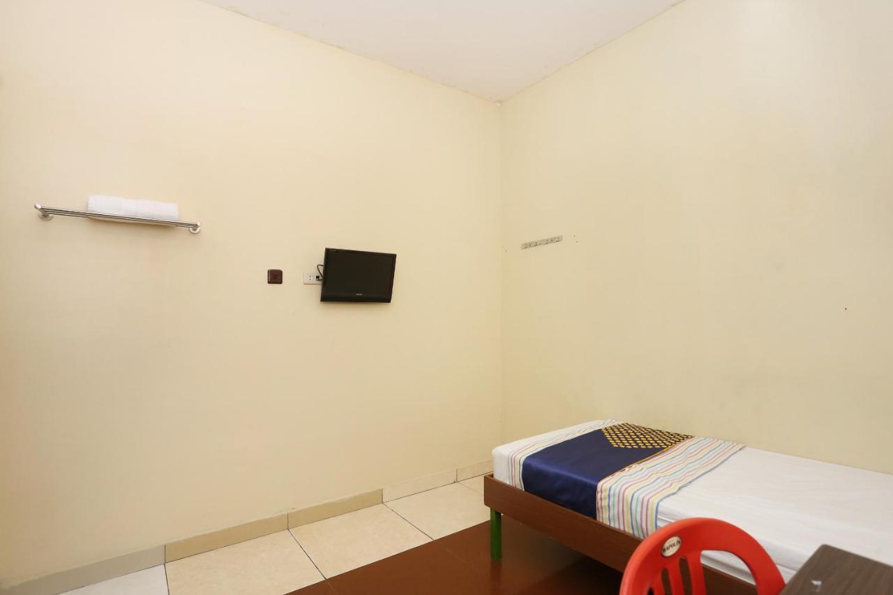 Spot On 2358 Aster Homestay Melati Buitenkant foto