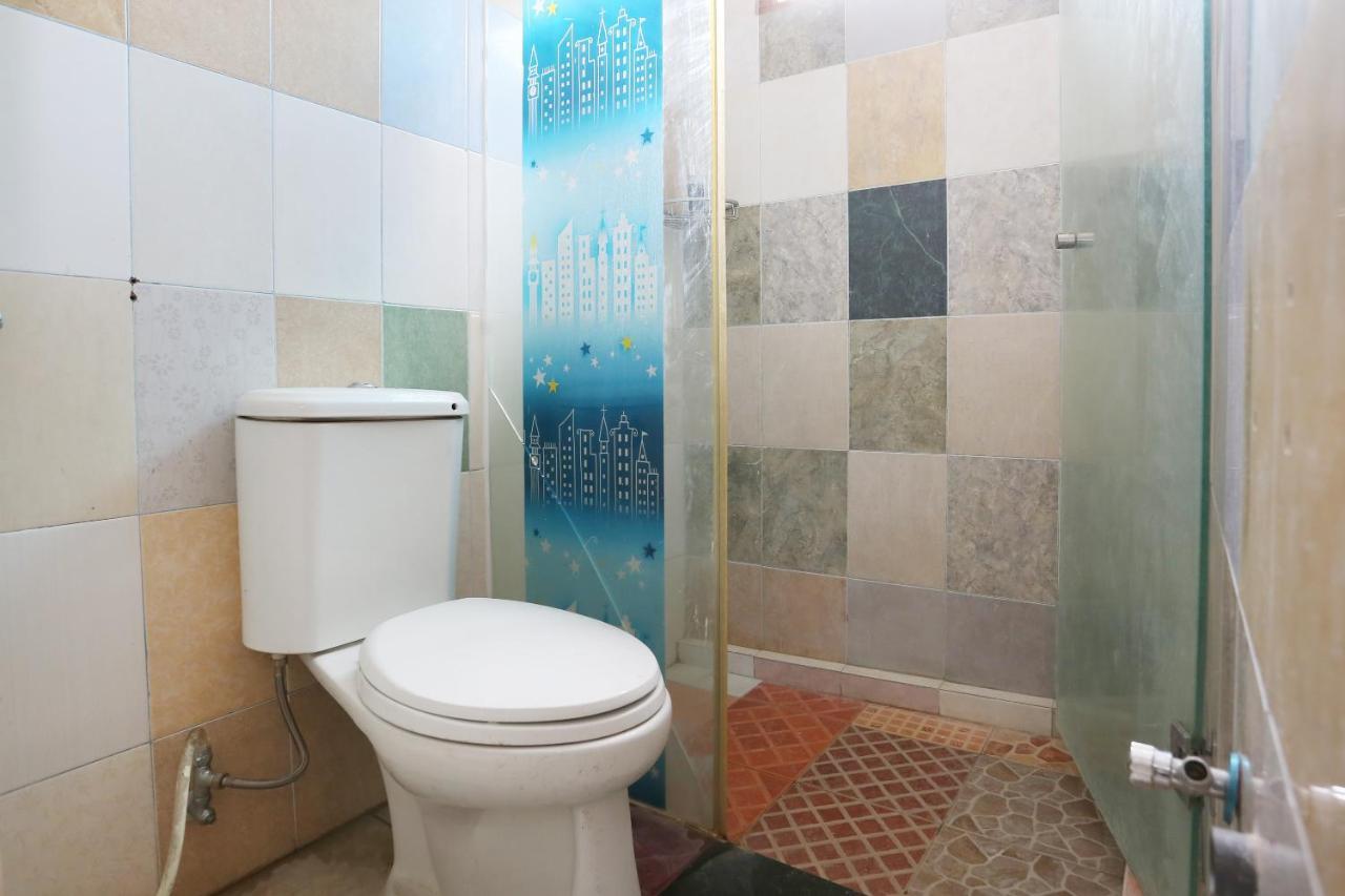 Spot On 2358 Aster Homestay Melati Buitenkant foto