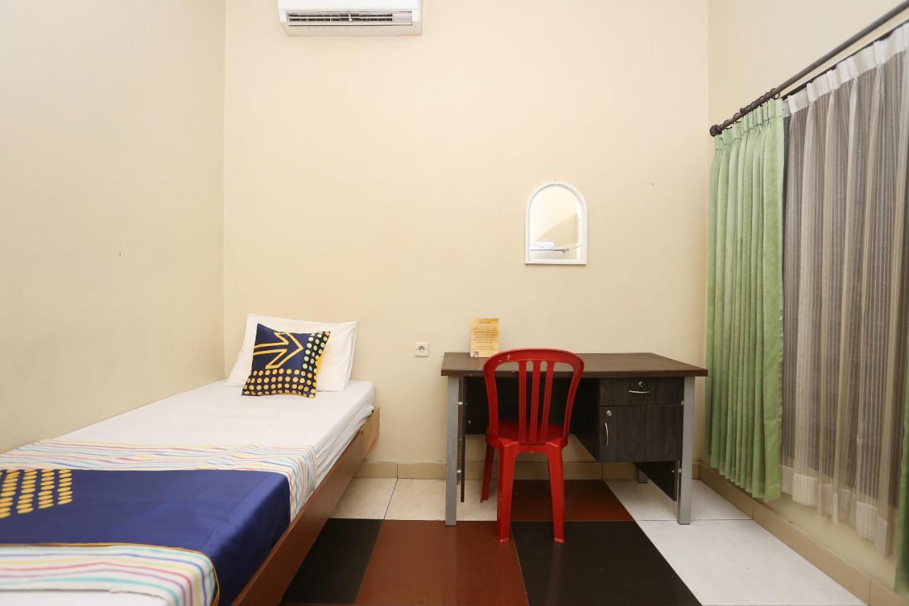 Spot On 2358 Aster Homestay Melati Buitenkant foto