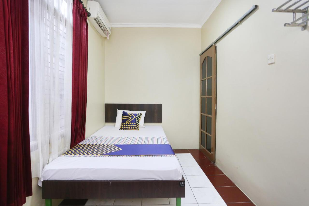 Spot On 2358 Aster Homestay Melati Buitenkant foto